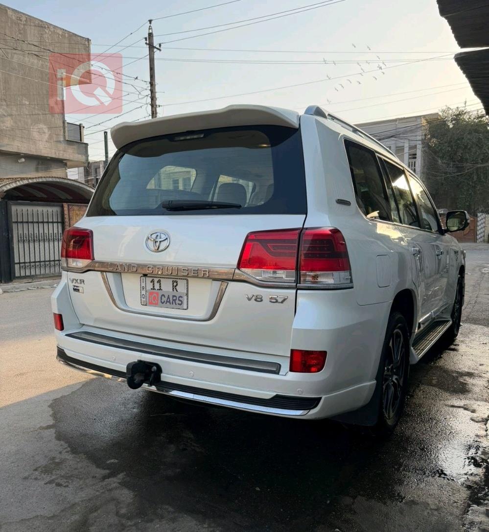 تويوتا لاندكروزر